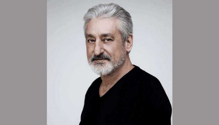 آکورد آهنگ خاکستری از ابی